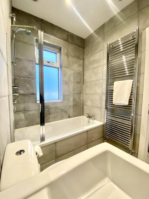 Private Northumberland - Free Parking Apartment Cowpen
